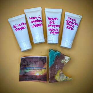 Sampler 1 oz packages of Body wash concentrate (shower Gel), All in one Shampoo, Leave in Conditioner and a bar of the lovely Minnesota.